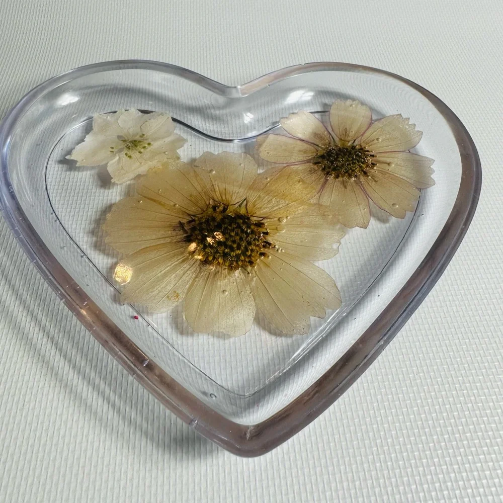 Hand Crafted Resin Heart-Shaped Floral Jewelry Dish